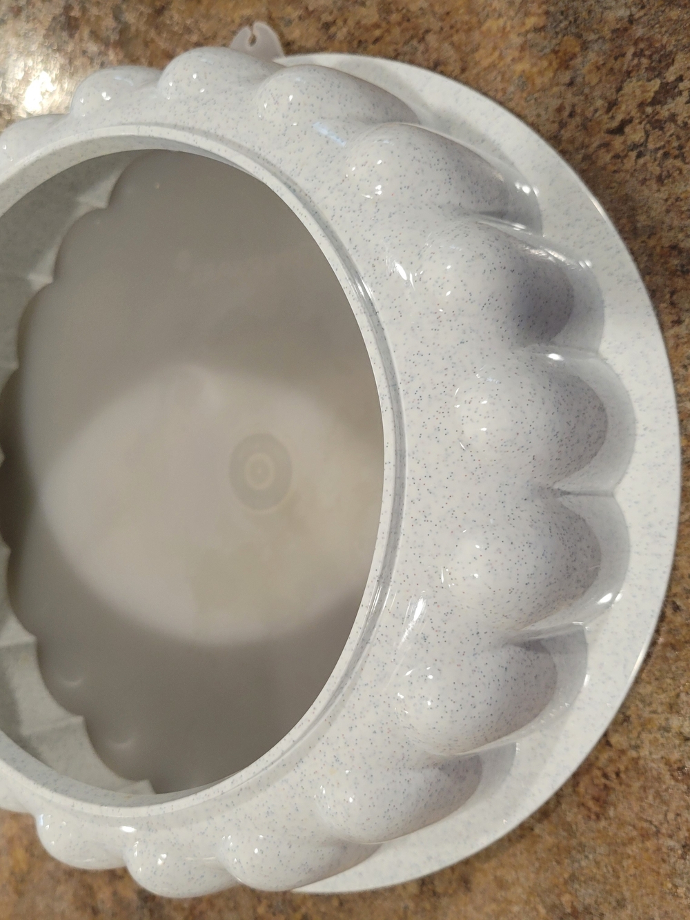 Tupperware Jello Mold - Picture 3 of 3